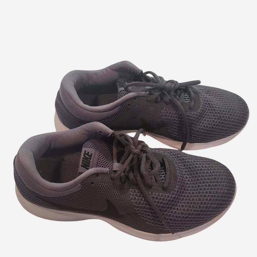 Men’s Nike Revolution 4